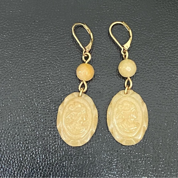 Vintage Carved Stone Mustard Cameo Drop Dangling Earrings - Picture 3 of 10